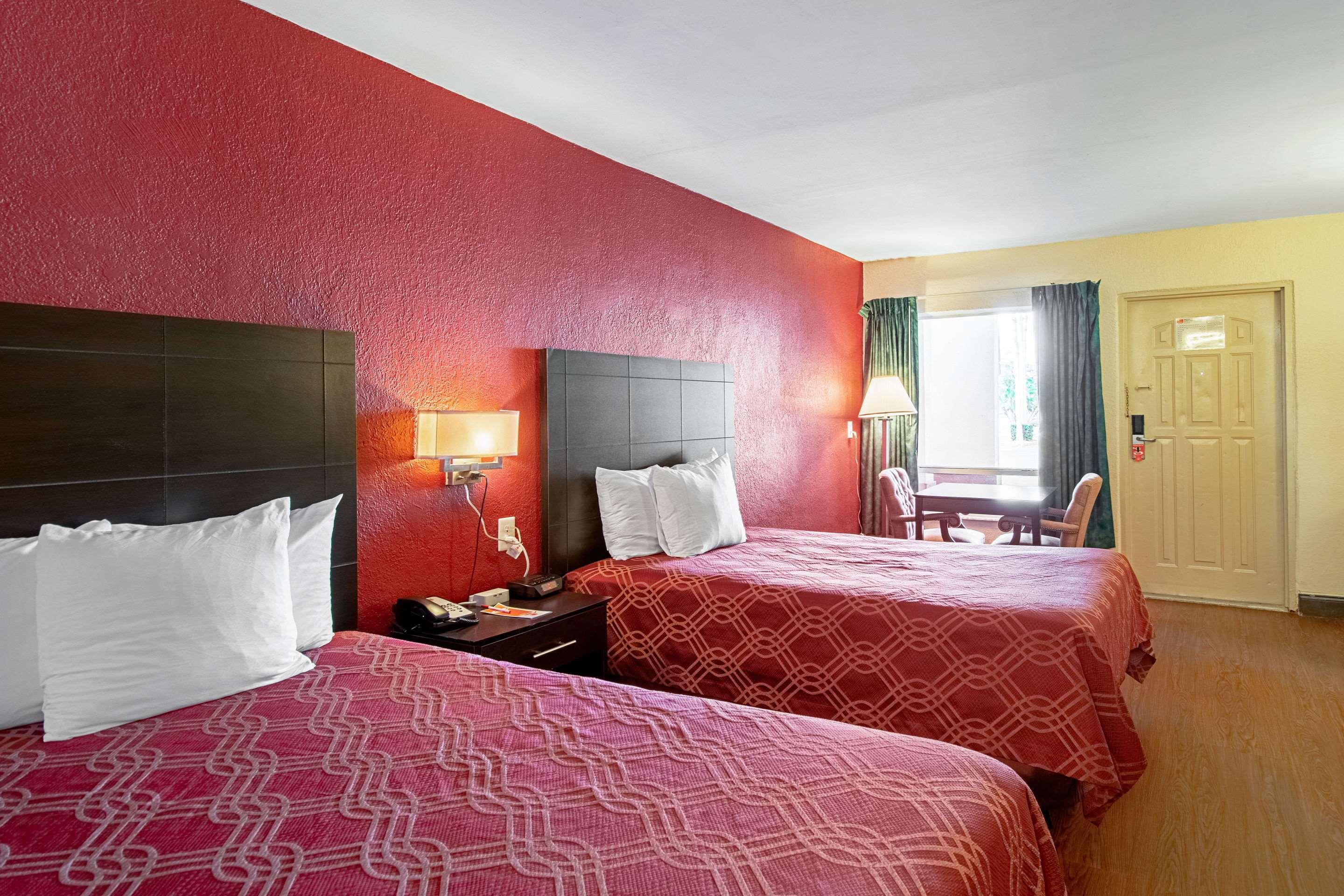 Ramada Limited Clearwater Hotel And Suites Buitenkant foto